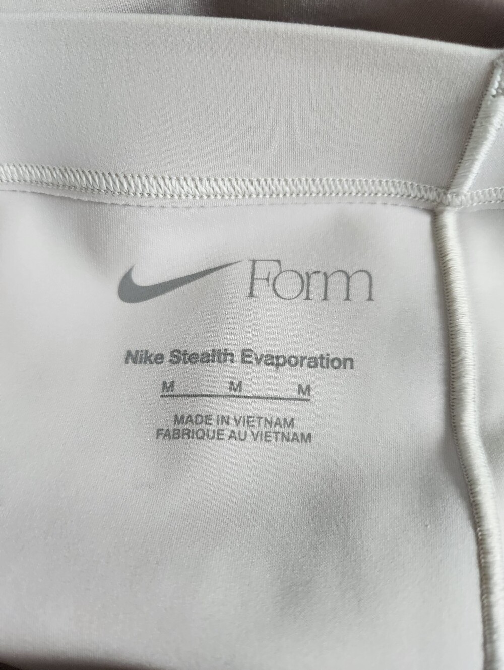 Nike Form Stealth Evaporation Women's Boyshorts Beige Size Medium - Picture 5 of 9
